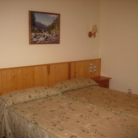 Hostal Pernalle Erill la Vall Bagian luar foto