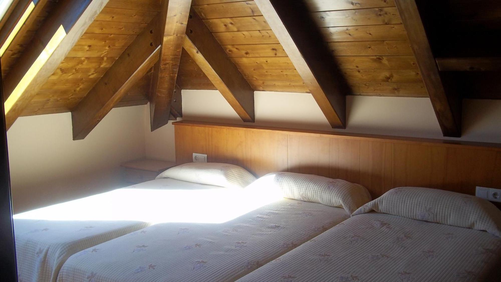 Hostal Pernalle Erill la Vall Bagian luar foto