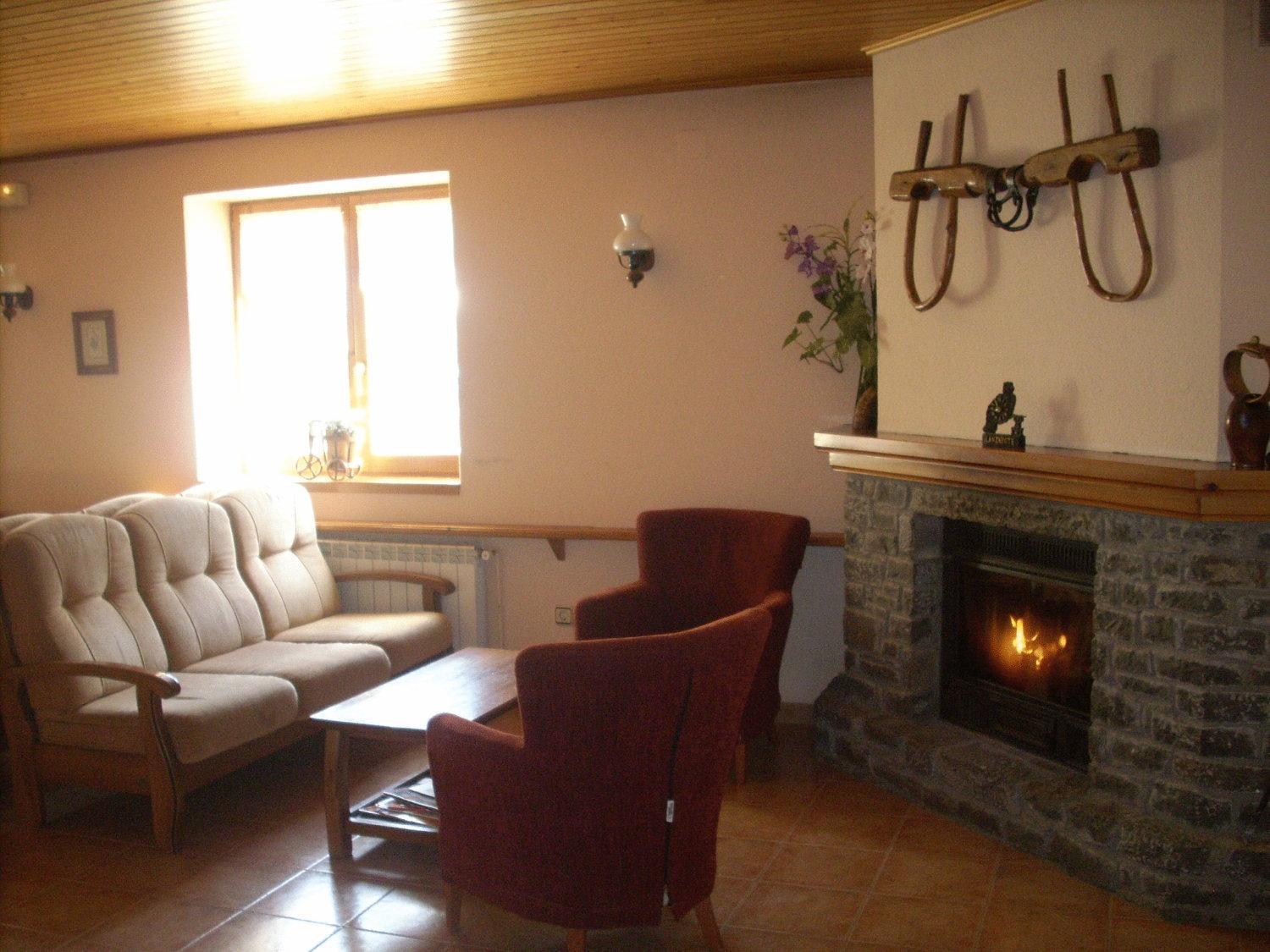 Hostal Pernalle Erill la Vall Bagian luar foto
