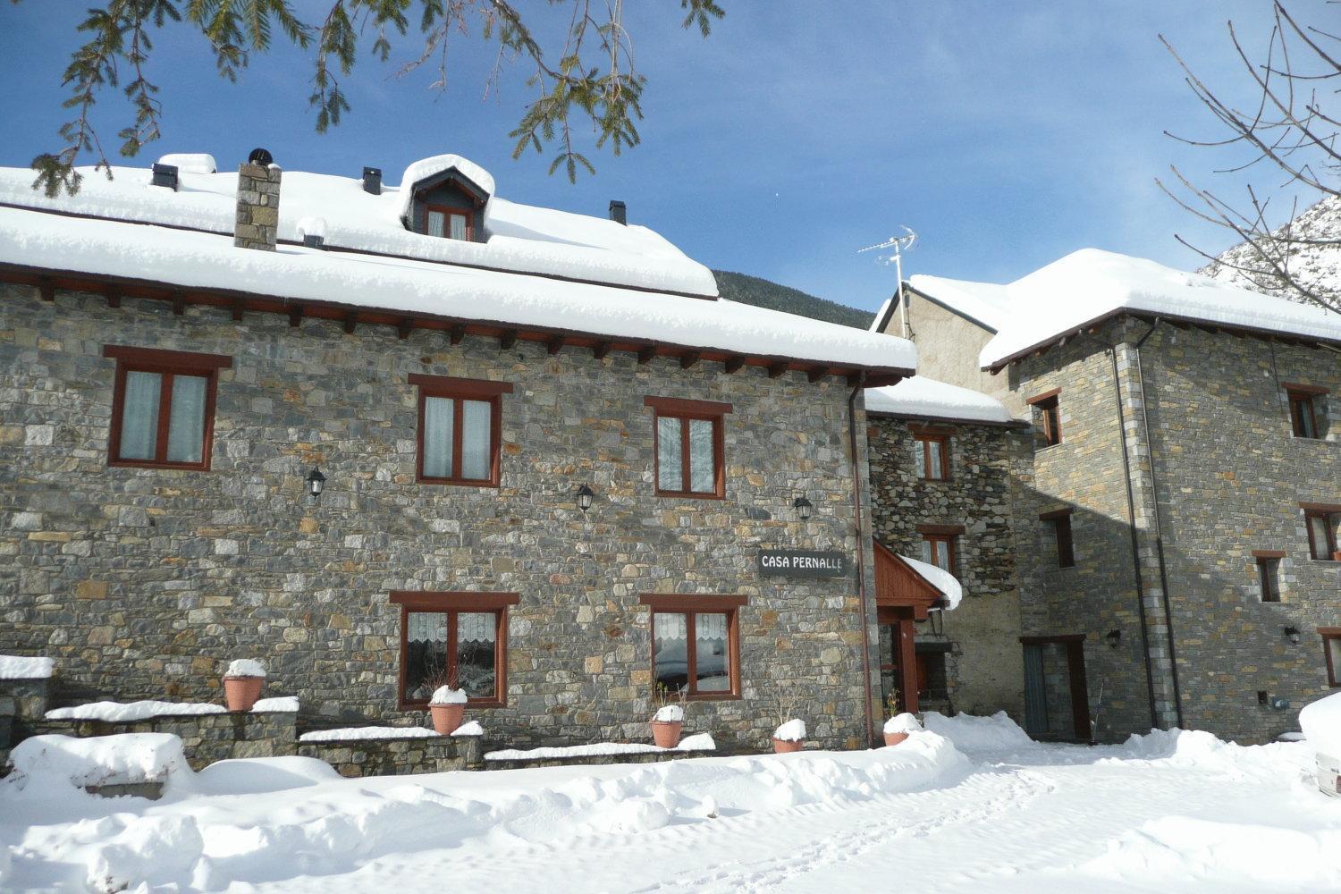 Hostal Pernalle Erill la Vall Bagian luar foto