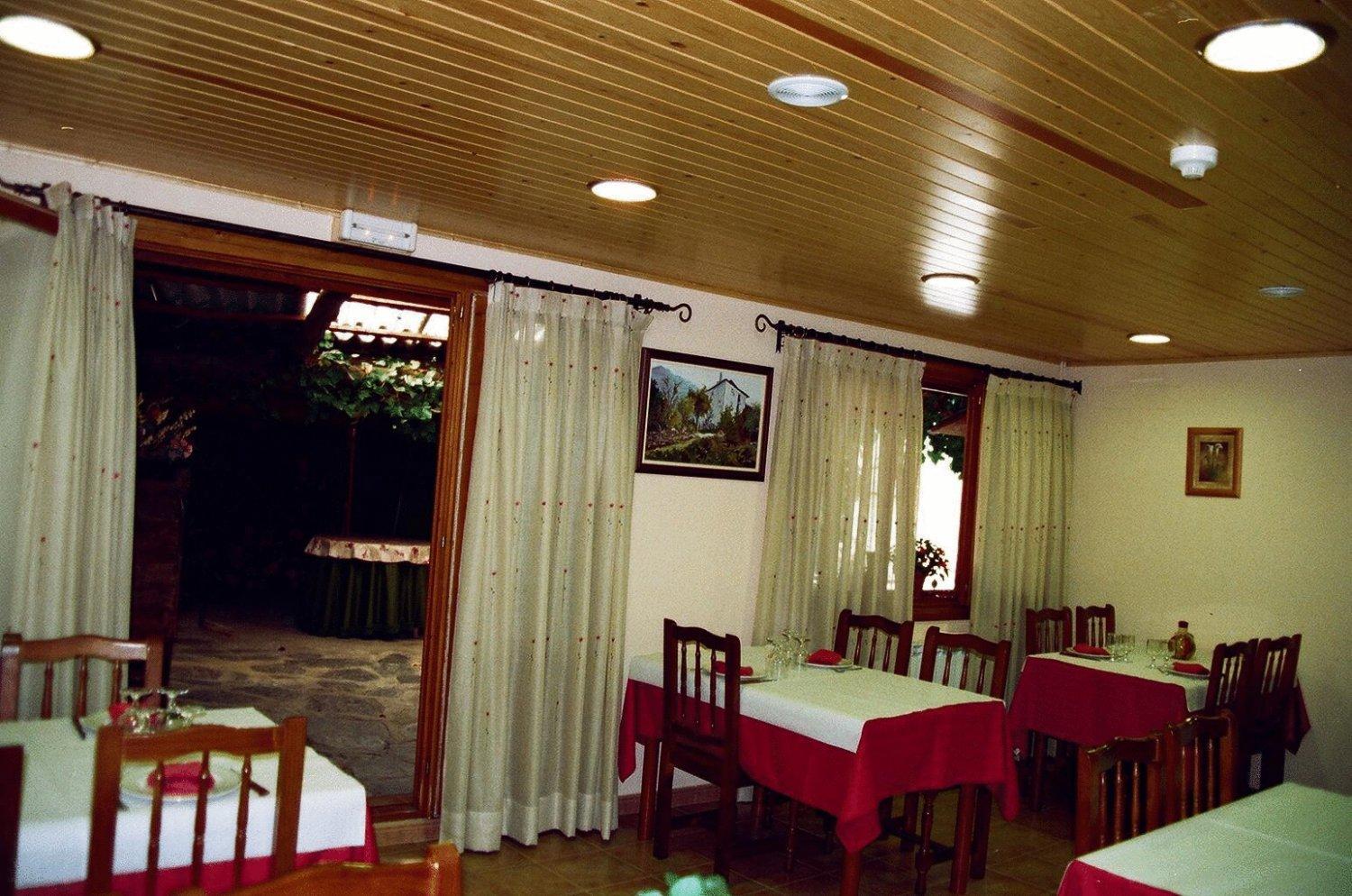 Hostal Pernalle Erill la Vall Bagian luar foto