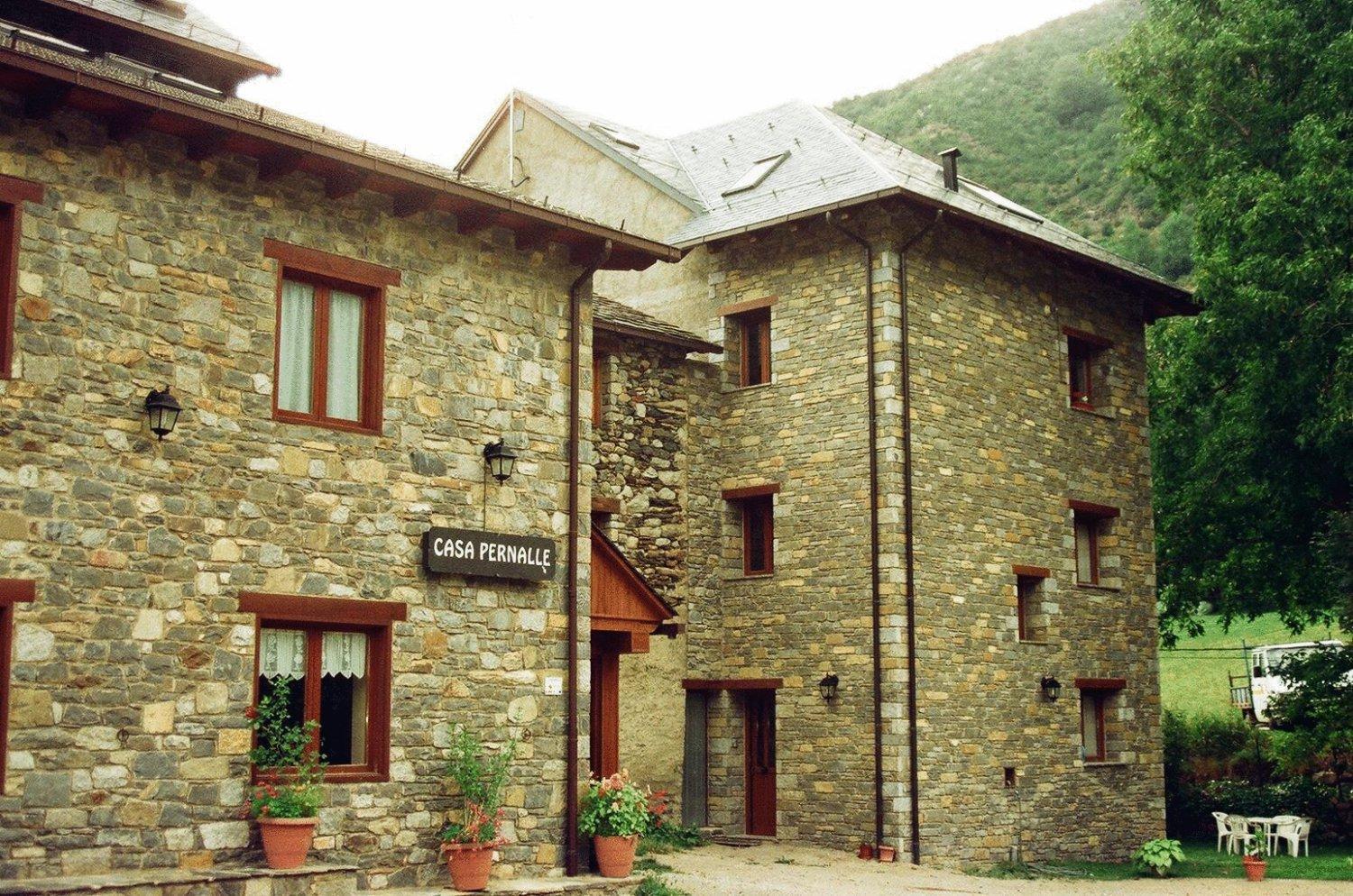 Hostal Pernalle Erill la Vall Bagian luar foto